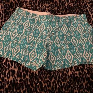 Size 14 old navy shorts
